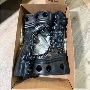 NEW ROCK : Luxury Burner Boots-Lola Goth